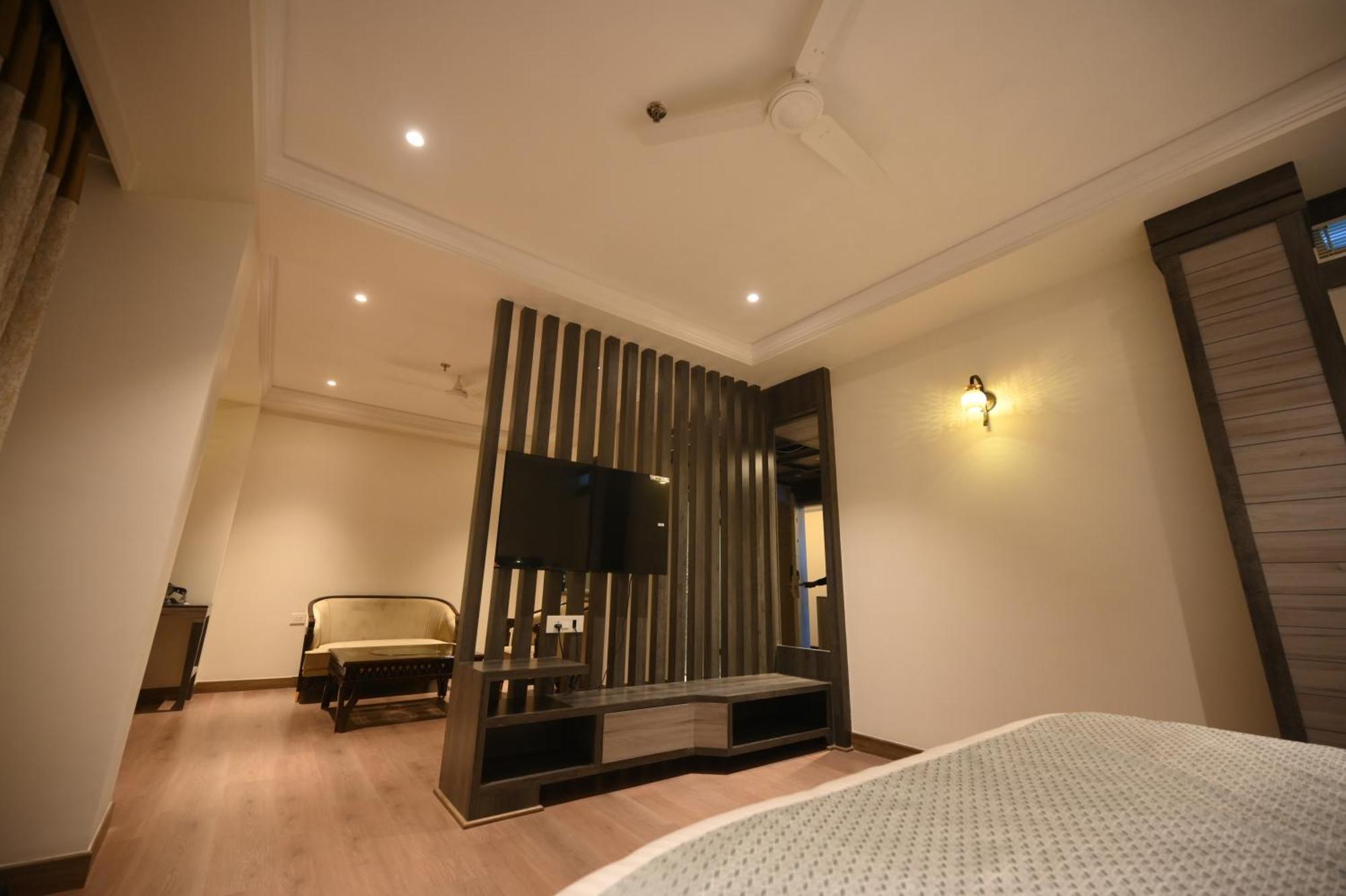 The Mudra Hotel Варанаси Экстерьер фото