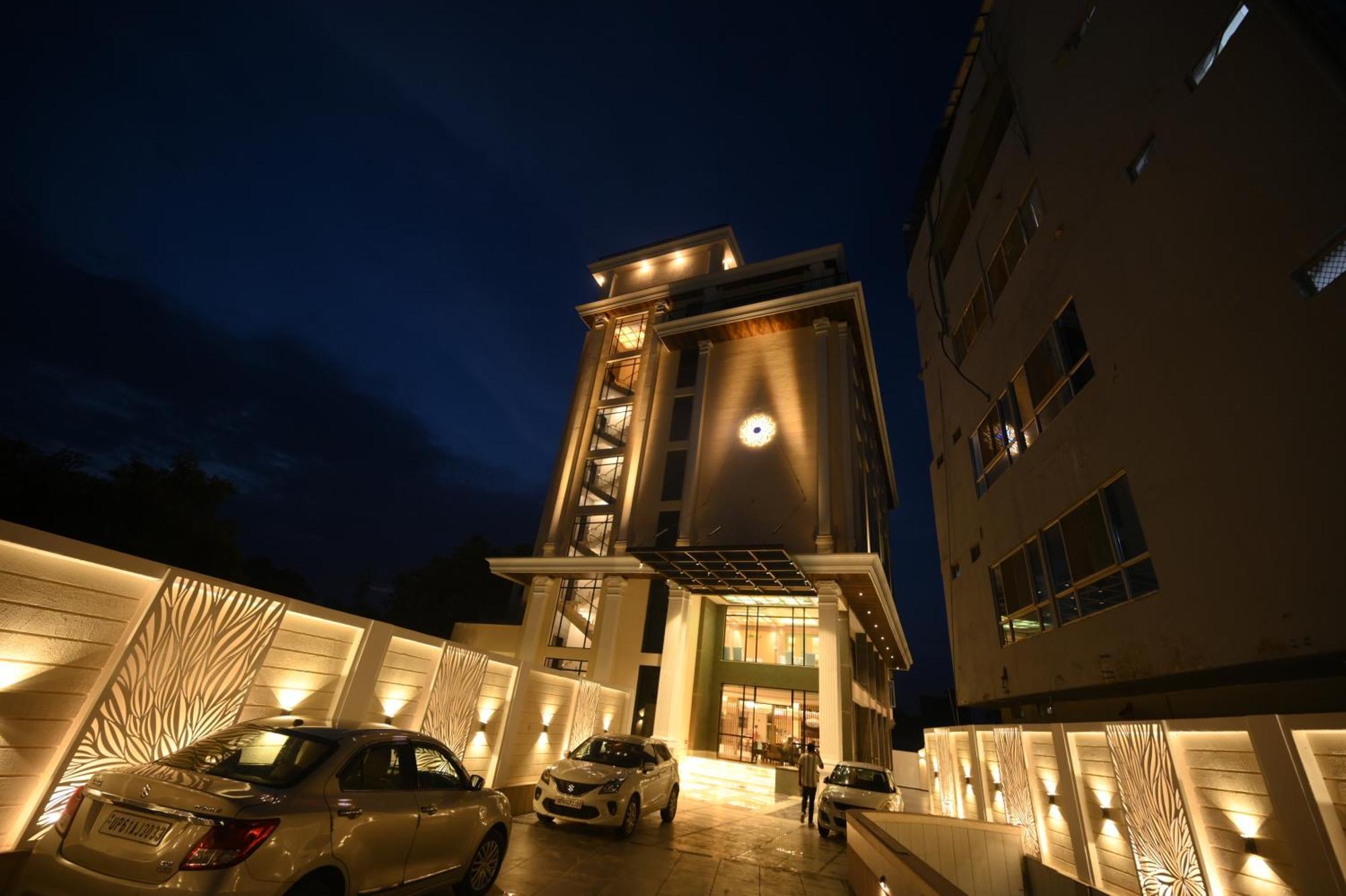 The Mudra Hotel Варанаси Экстерьер фото